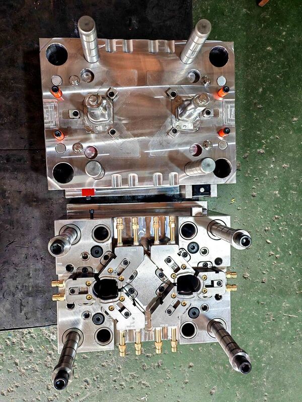2738 2316 Steel Plastic Injection Mould Precision Injection Molding For Vehicle Mechanical Parts