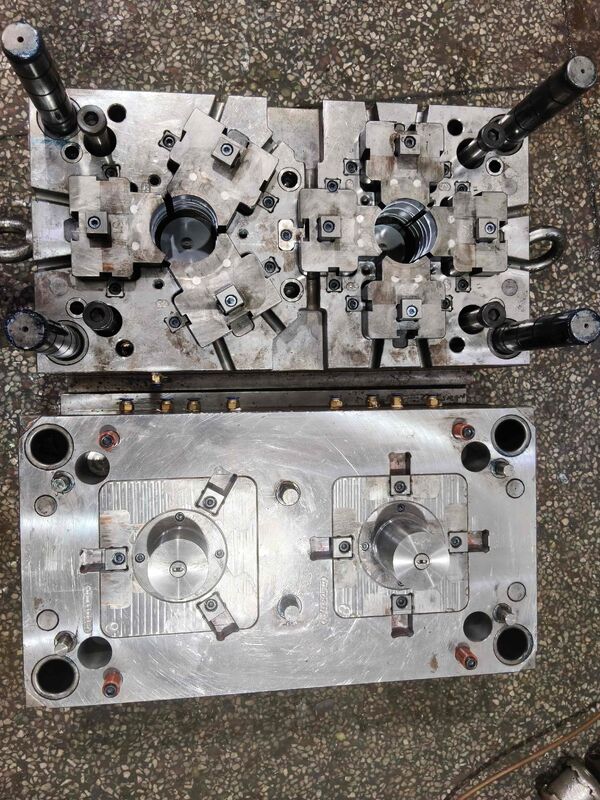 Smooth PP Injection Moulding Rapid Injection Molds Safe For Decorative Gift Accessories