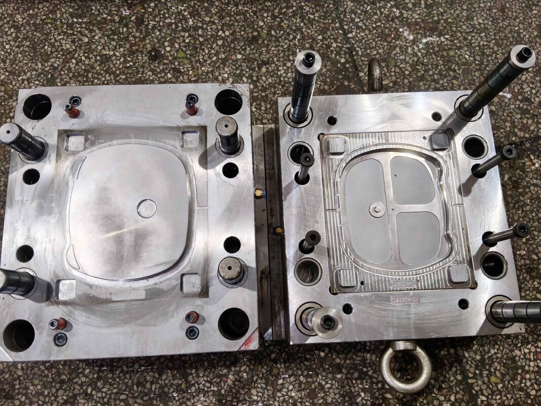 Food Grade Plastic Injection Mould P20 718 738 NAK80 S136 For Customized Pet Tray